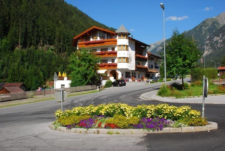 Hotel Troschana Flirsch Extérieur photo