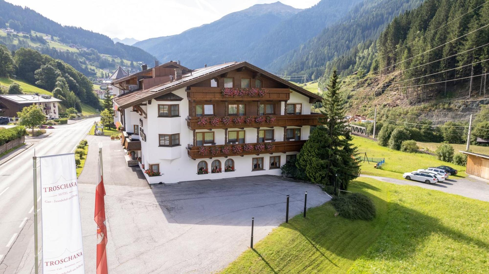 Hotel Troschana Flirsch Extérieur photo