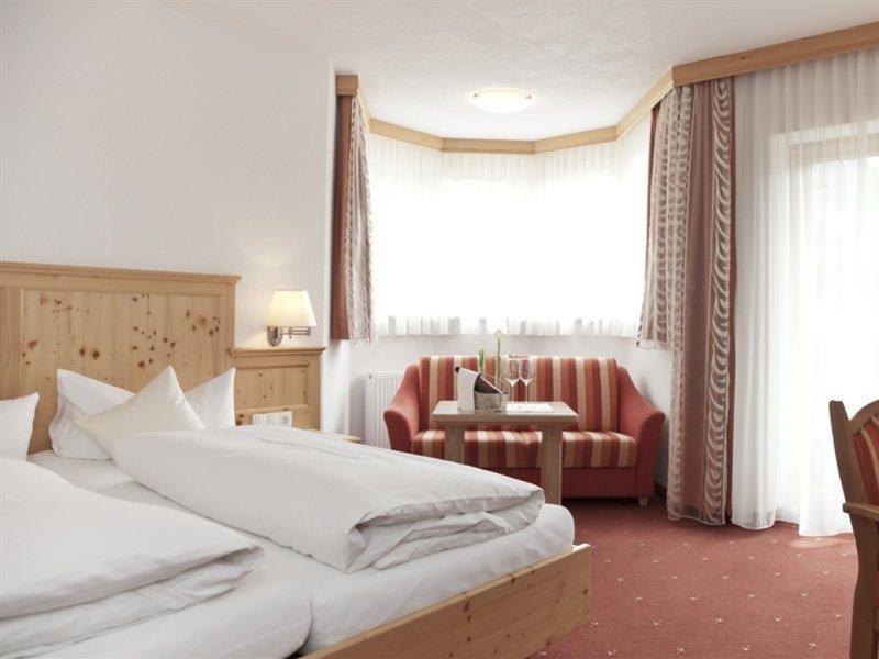 Hotel Troschana Flirsch Extérieur photo